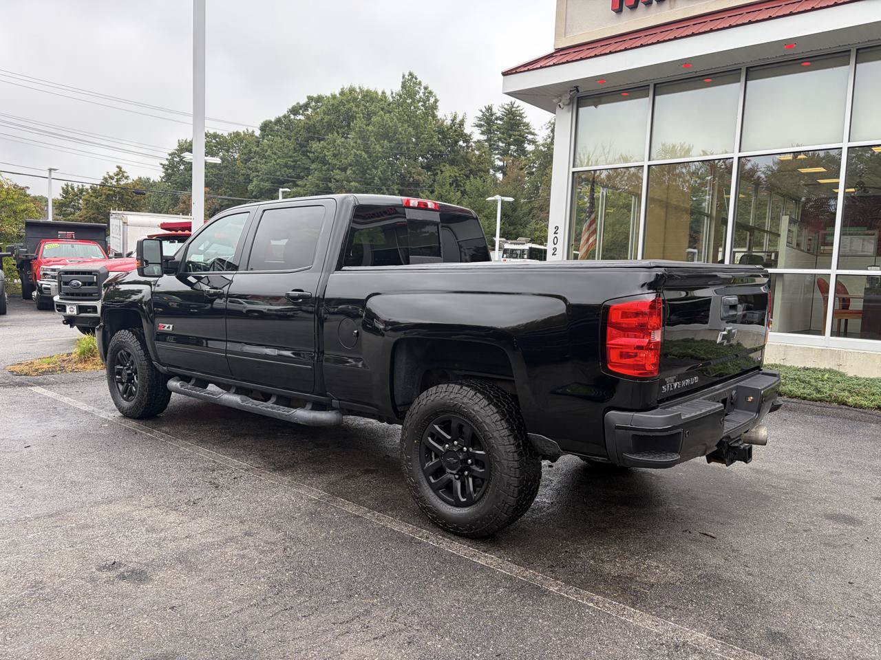 Used 2017 Chevrolet Silverado 2500 LTZ w/ Midnight Edition AWD/4WD image 8