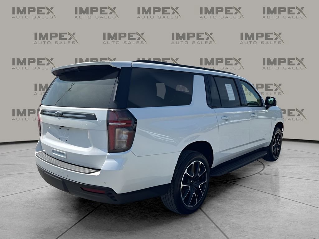 Used 2024 Chevrolet Suburban RST w/ Luxury Package RWD image 5