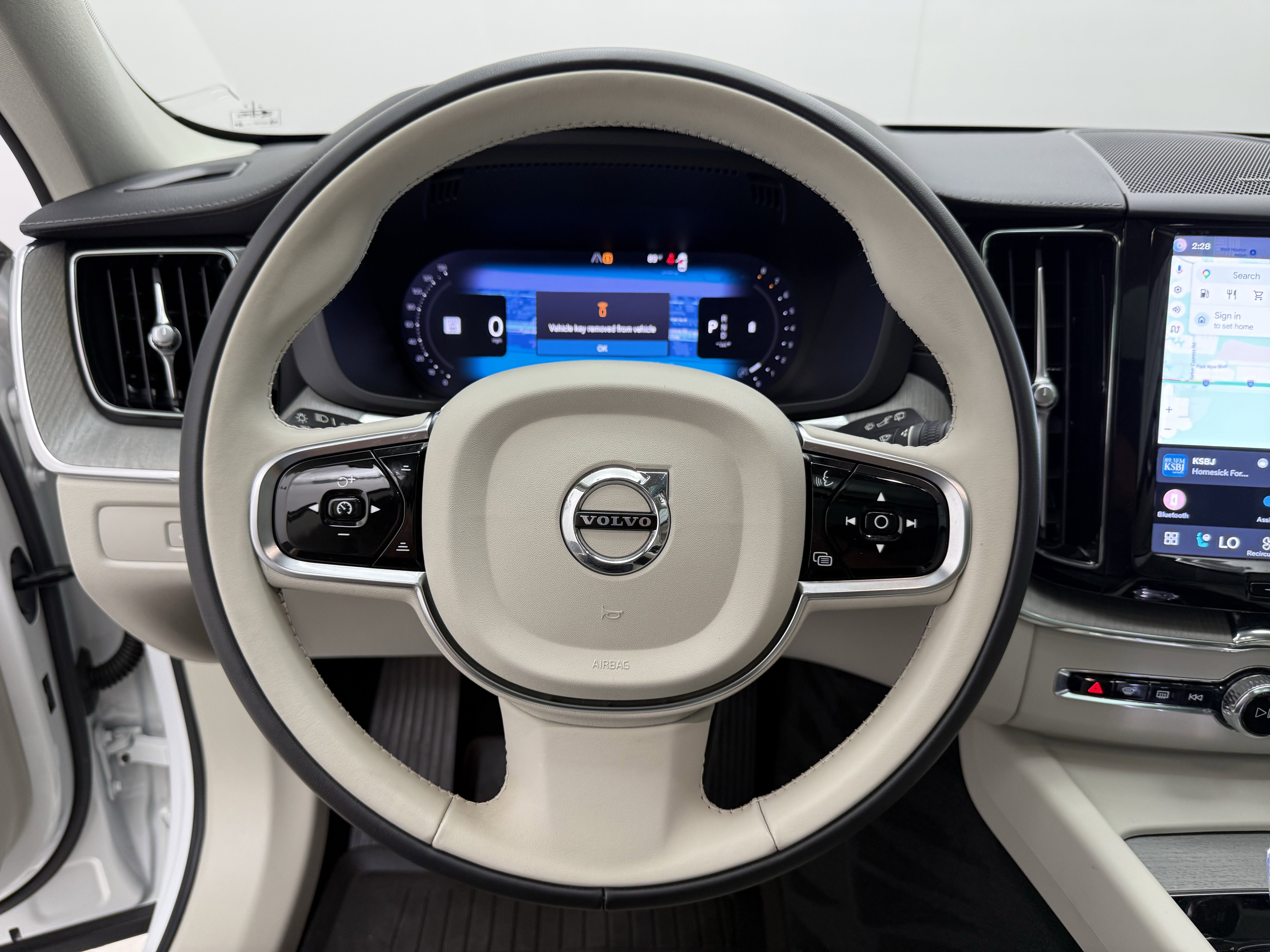 Certified 2024 Volvo XC60 B5 Ultimate w/ Protection Package Premier image 14