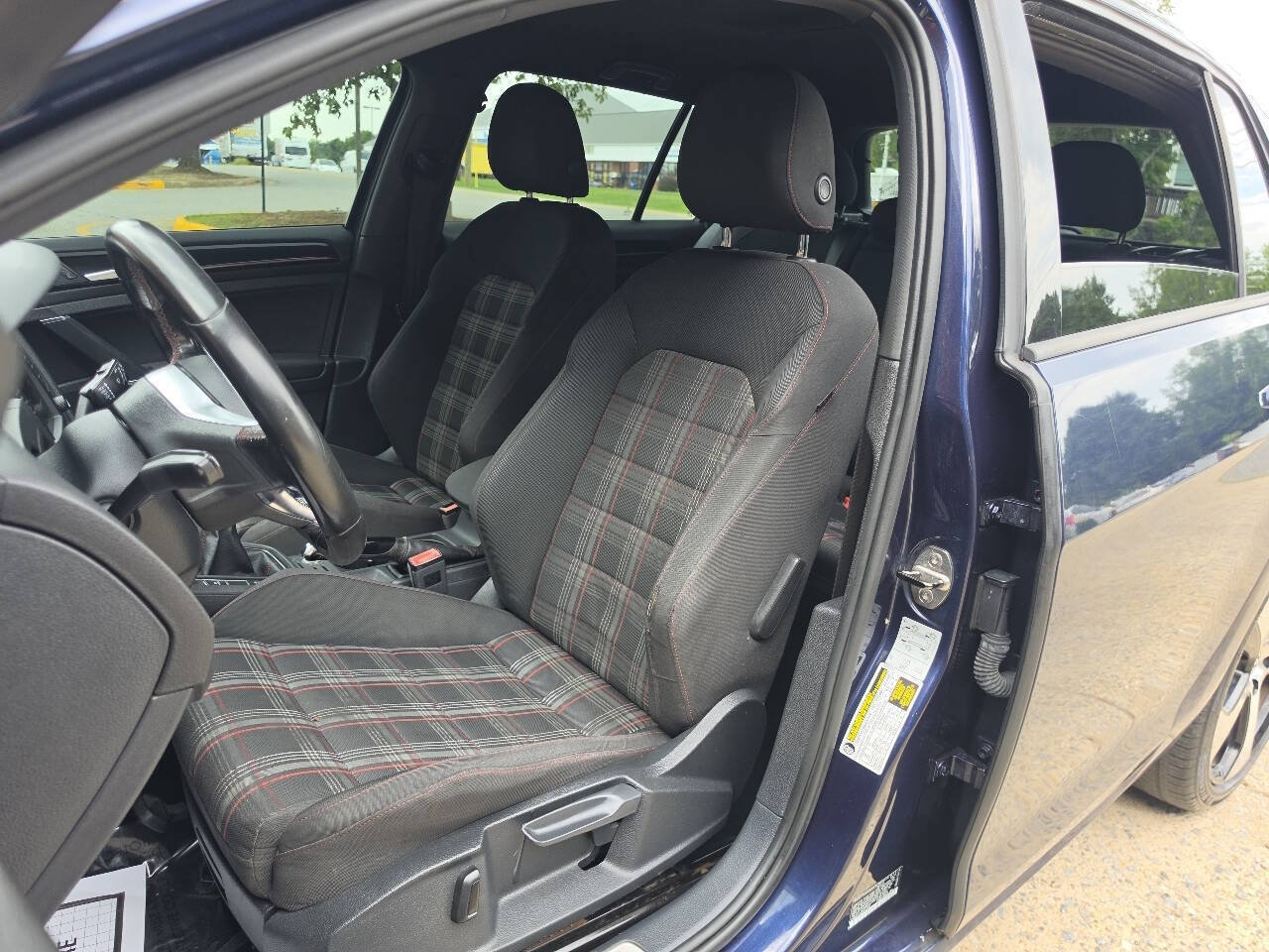 Used 2016 Volkswagen GTI S FWD image 9