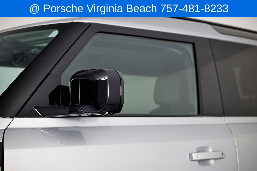 Used 2023 Land Rover Defender 90 S image 5