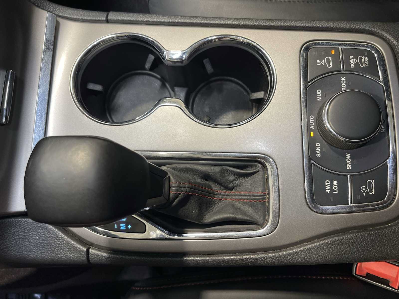 Used 2020 Jeep Grand Cherokee Trailhawk AWD/4WD image 17