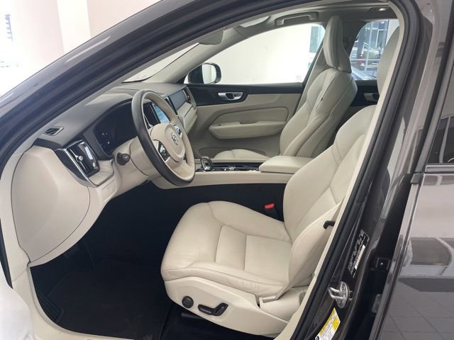 Certified 2023 Volvo XC60 B5 Plus image 7