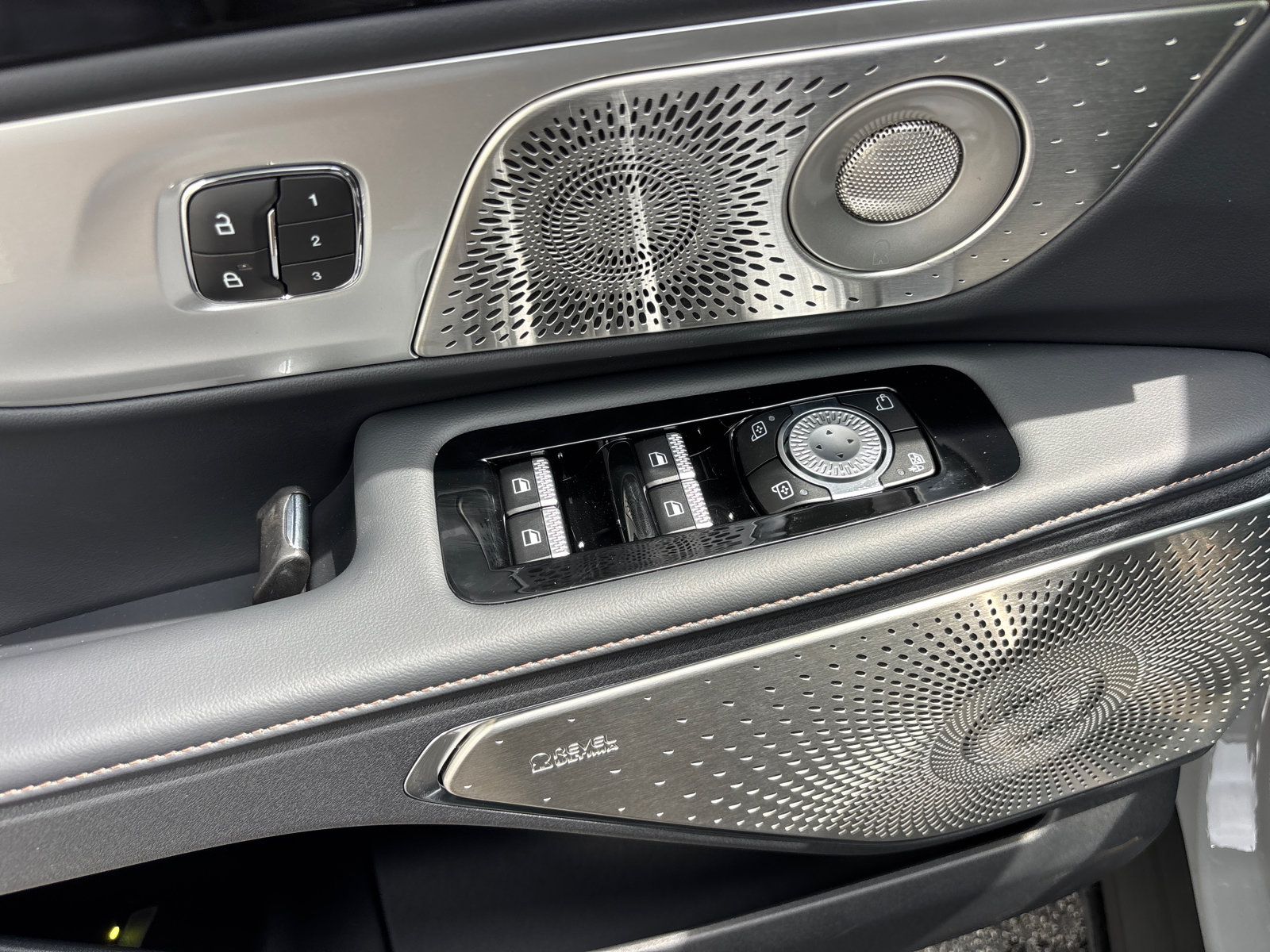 New 2026 Lincoln Nautilus Reserve AWD/4WD image 13