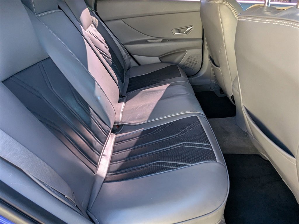 Used 2023 Hyundai Elantra SEL w/ Convenience Package image 19