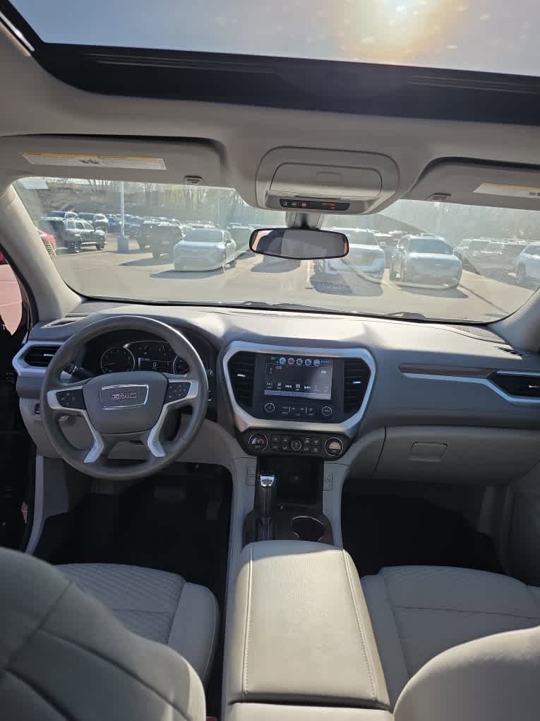 Used 2017 GMC Acadia SLE image 7