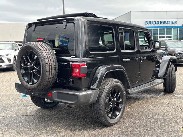 Used 2023 Jeep Wrangler Unlimited Sahara w/ Cold Weather Group AWD/4WD image 10
