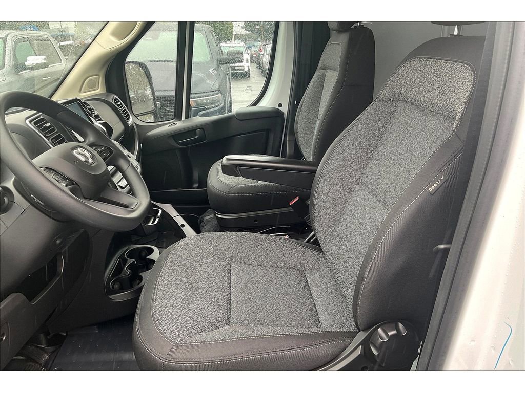 New 2025 RAM ProMaster 2500 w/ Quick Order Package 22G SLT image 9