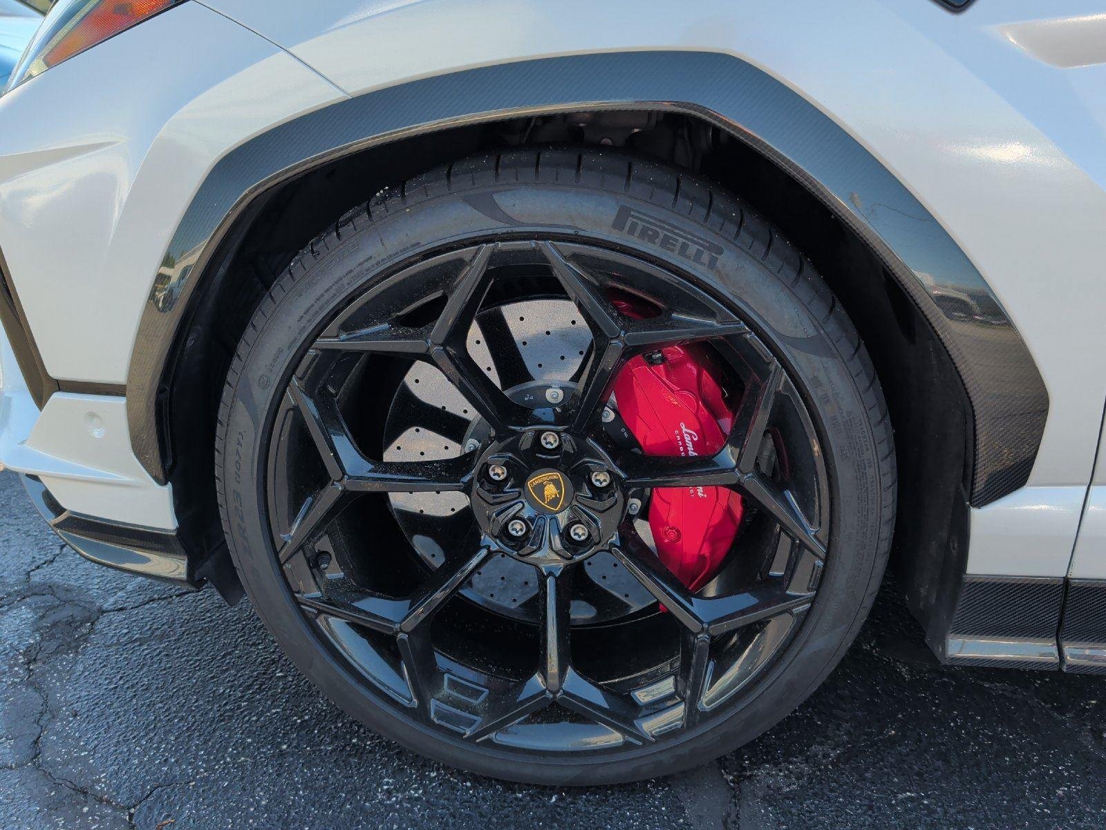 Used 2023 Lamborghini Urus Performante AWD/4WD image 10