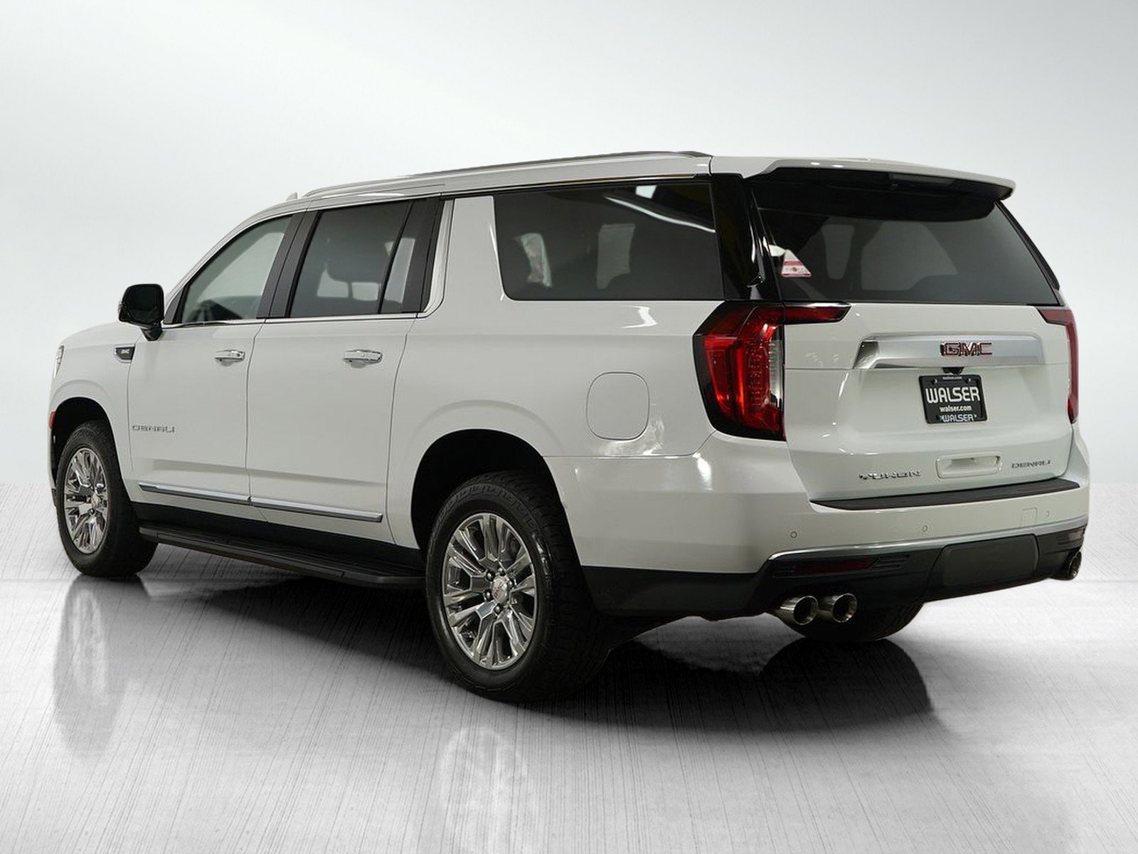Used 2022 GMC Yukon XL Denali image 3