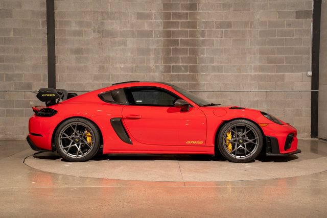 Used 2024 Porsche 718 Cayman GT4 RS RWD image 2