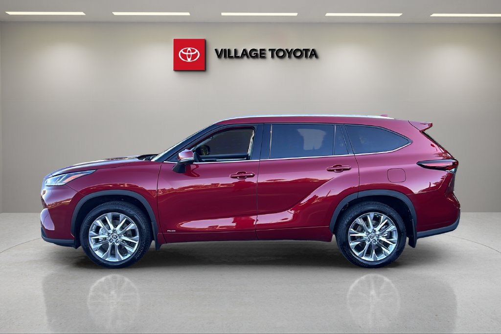 Certified 2026 Toyota Highlander Limited AWD/4WD image 2