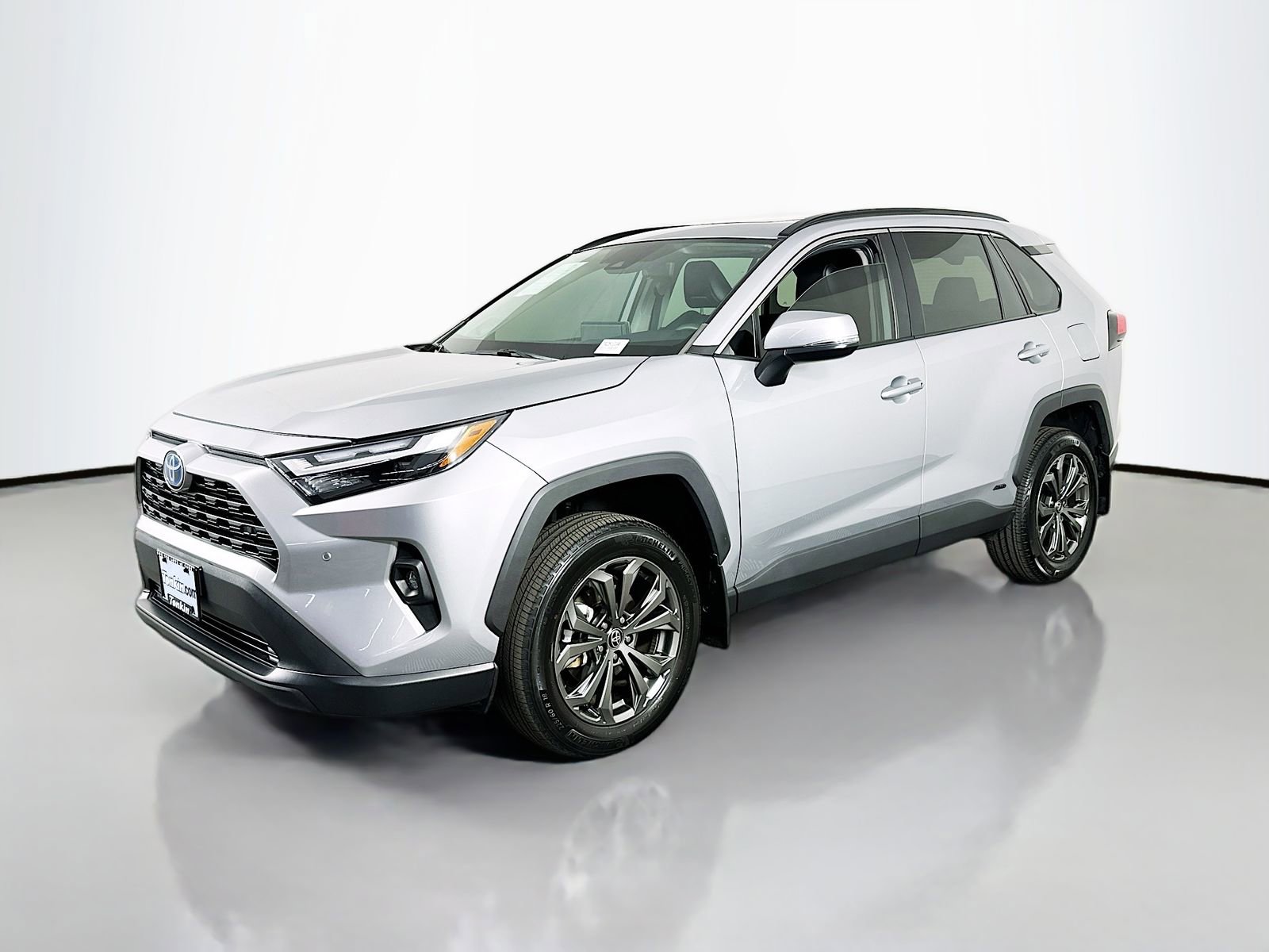 Certified 2022 Toyota RAV4 XLE Premium AWD/4WD image 3