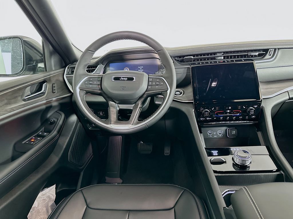 New 2025 Jeep Grand Cherokee L Limited w/ Black Appearance Package image 29