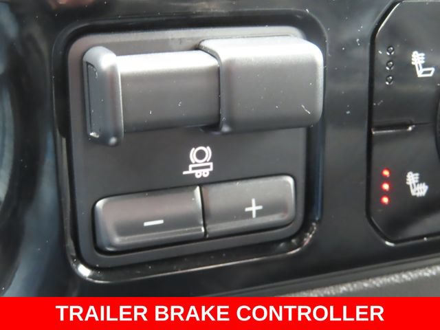 Used 2025 Chevrolet Silverado 1500 LT AWD/4WD image 34