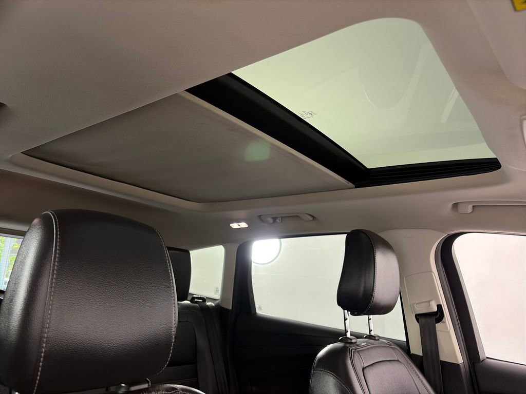 Certified 2019 Ford Escape Titanium AWD/4WD image 32