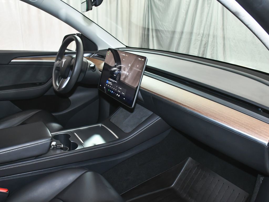 Used 2025 Tesla Model Y Long Range AWD/4WD image 63