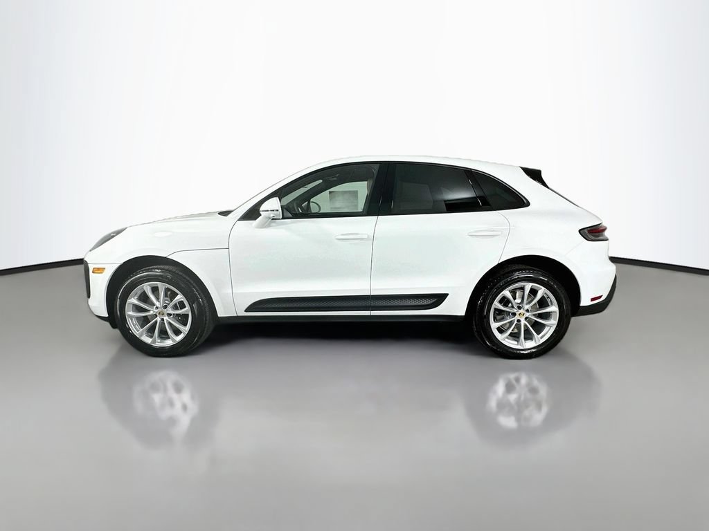 Certified 2026 Porsche Macan AWD/4WD image 2