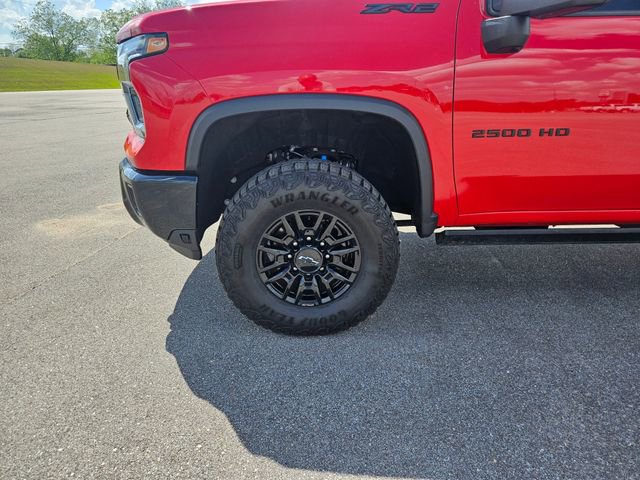 Used 2024 Chevrolet Silverado 2500 ZR2 w/ Technology Package AWD/4WD image 27