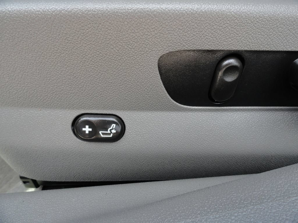 Used 2010 Chevrolet Malibu LS FWD image 17