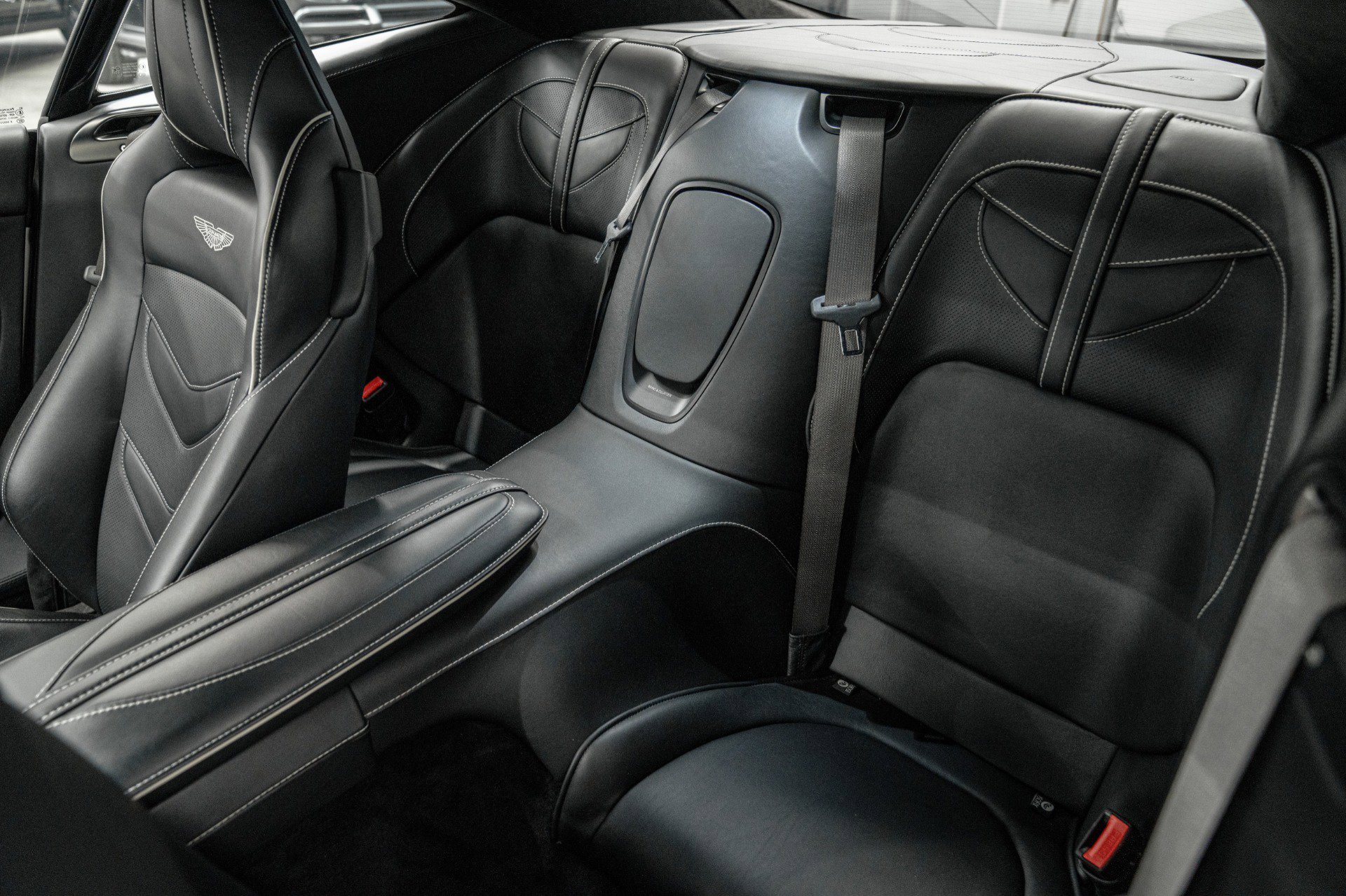 Used 2019 Aston Martin DBS Superleggera image 15