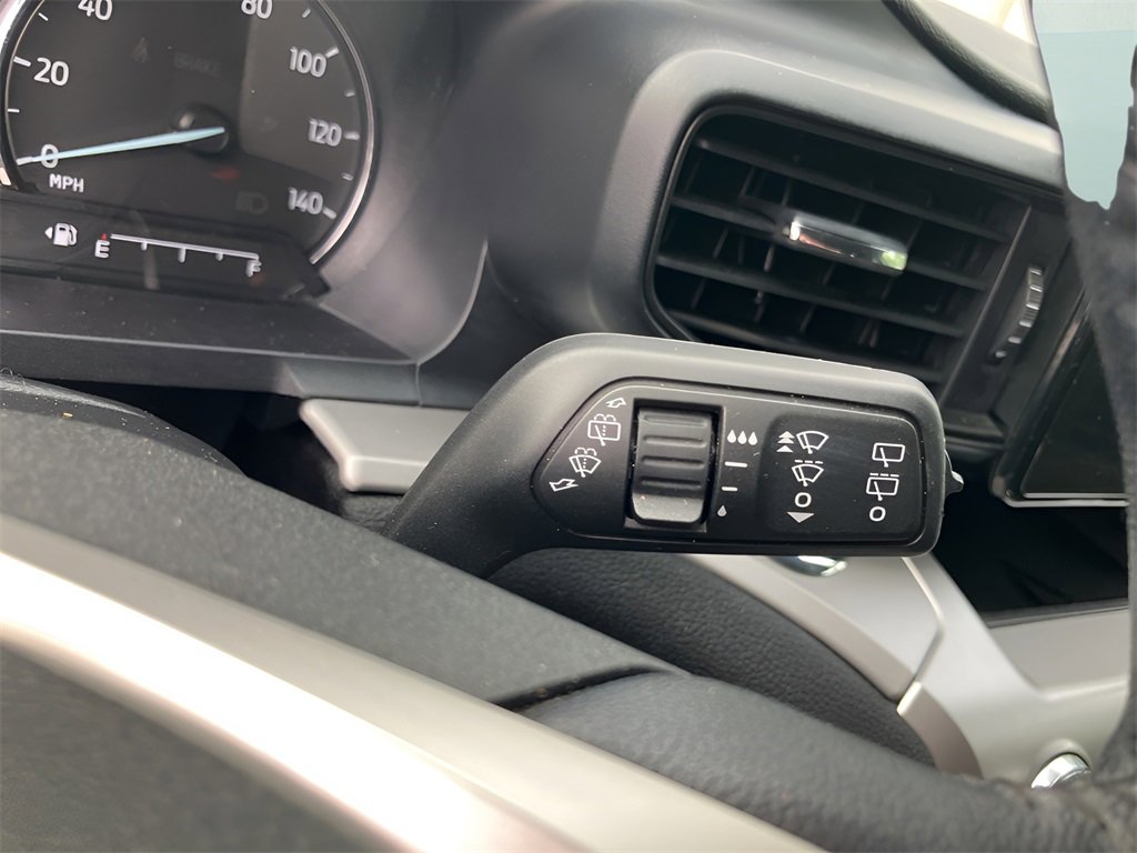 Used 2022 Ford Explorer XLT image 18