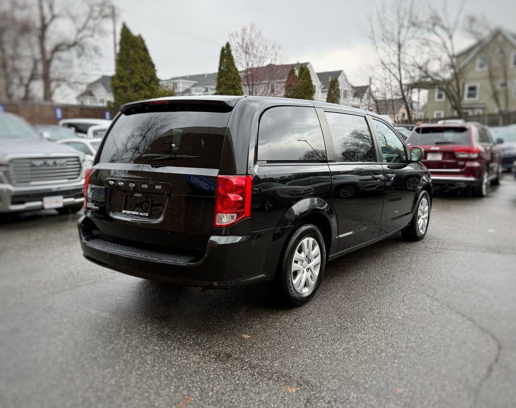 Used 2019 Dodge Grand Caravan SE w/ UConnect Hands-Free Group image 8