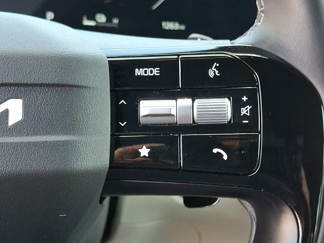Certified 2026 Kia Sorento SX Prestige AWD/4WD image 24