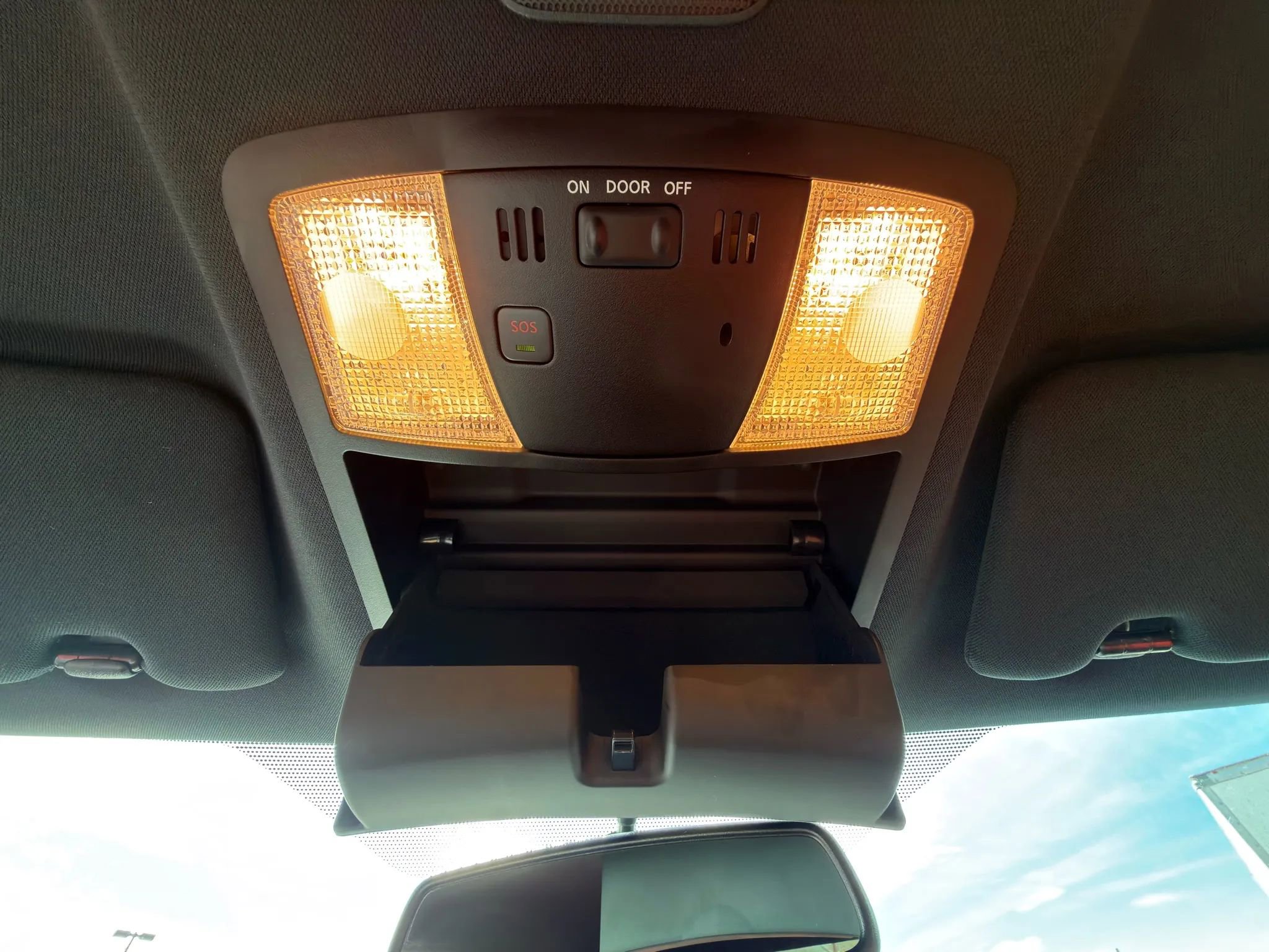 Used 2024 Nissan GT-R Premium w/ Premium Interior Package image 21