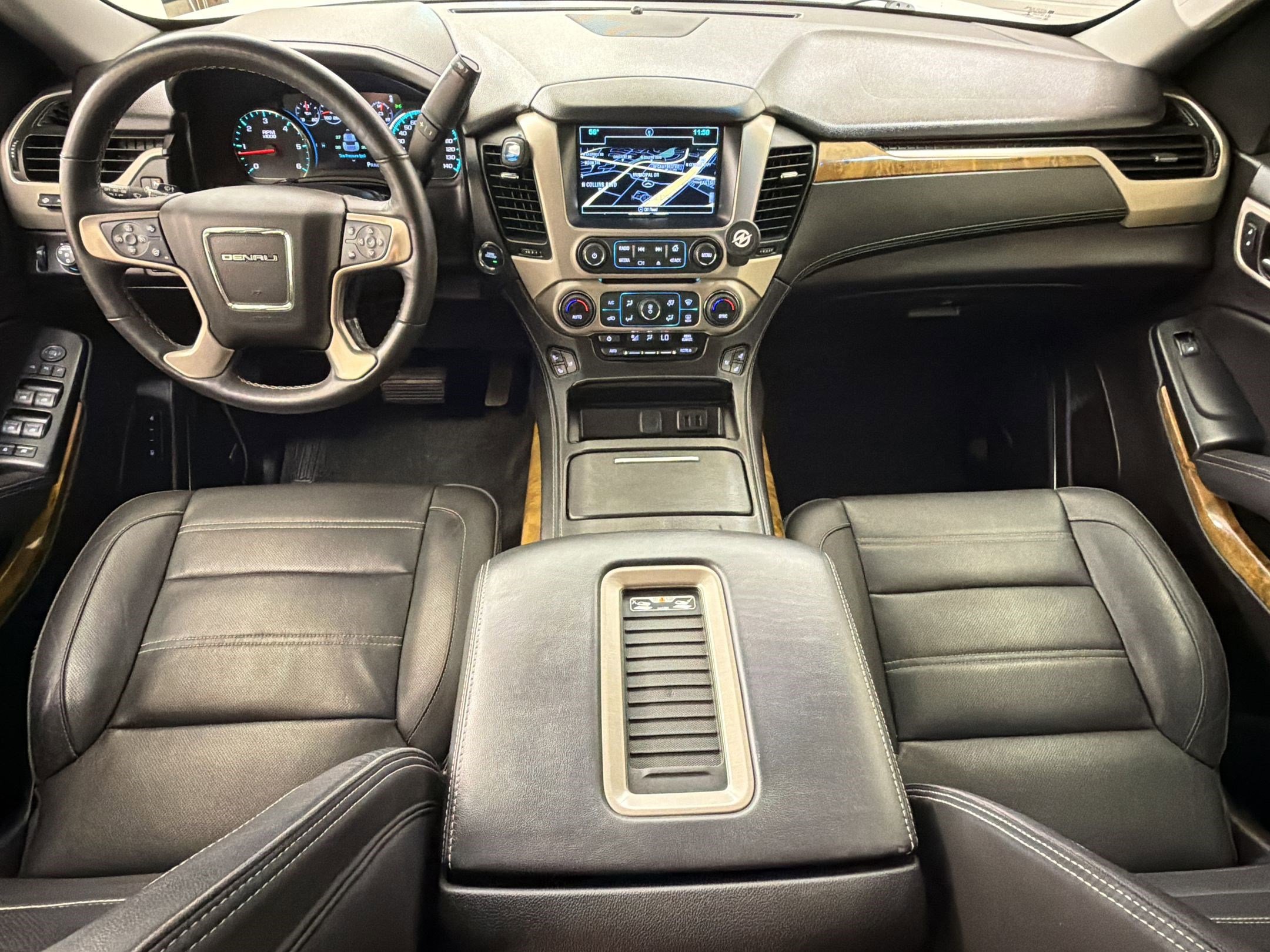 Used 2017 GMC Yukon Denali w/ Open Road Package RWD image 17