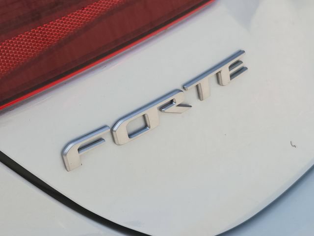 Used 2024 Kia Forte LXS FWD image 8