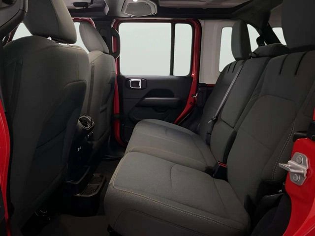 Used 2025 Jeep Wrangler Unlimited Sahara w/ Safety Group image 28