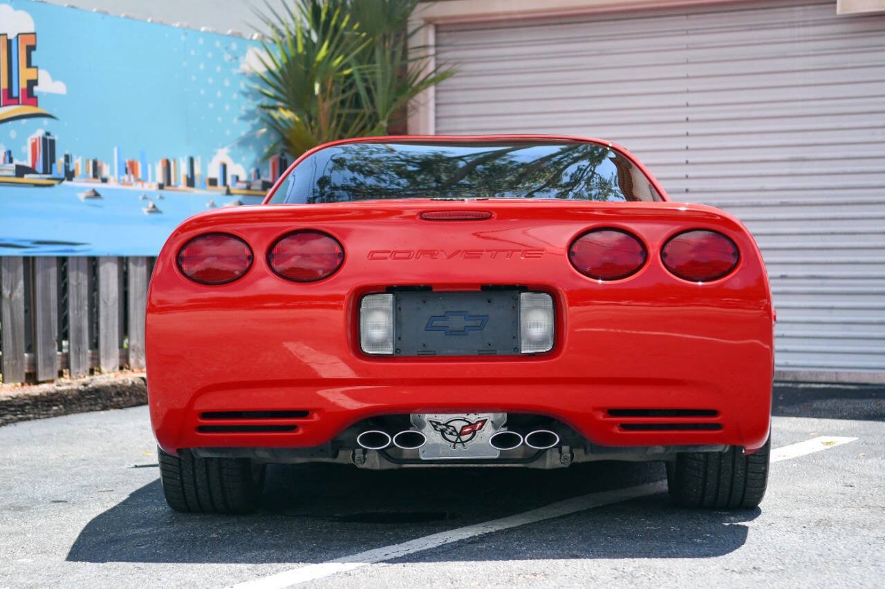 Used 2004 Chevrolet Corvette Coupe w/ Roof Package RWD image 28