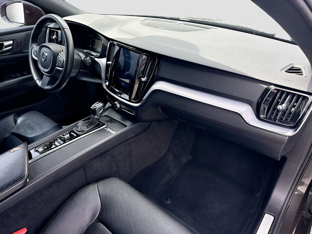Used 2019 Volvo S60 T5 Momentum w/ Multimedia Package image 30