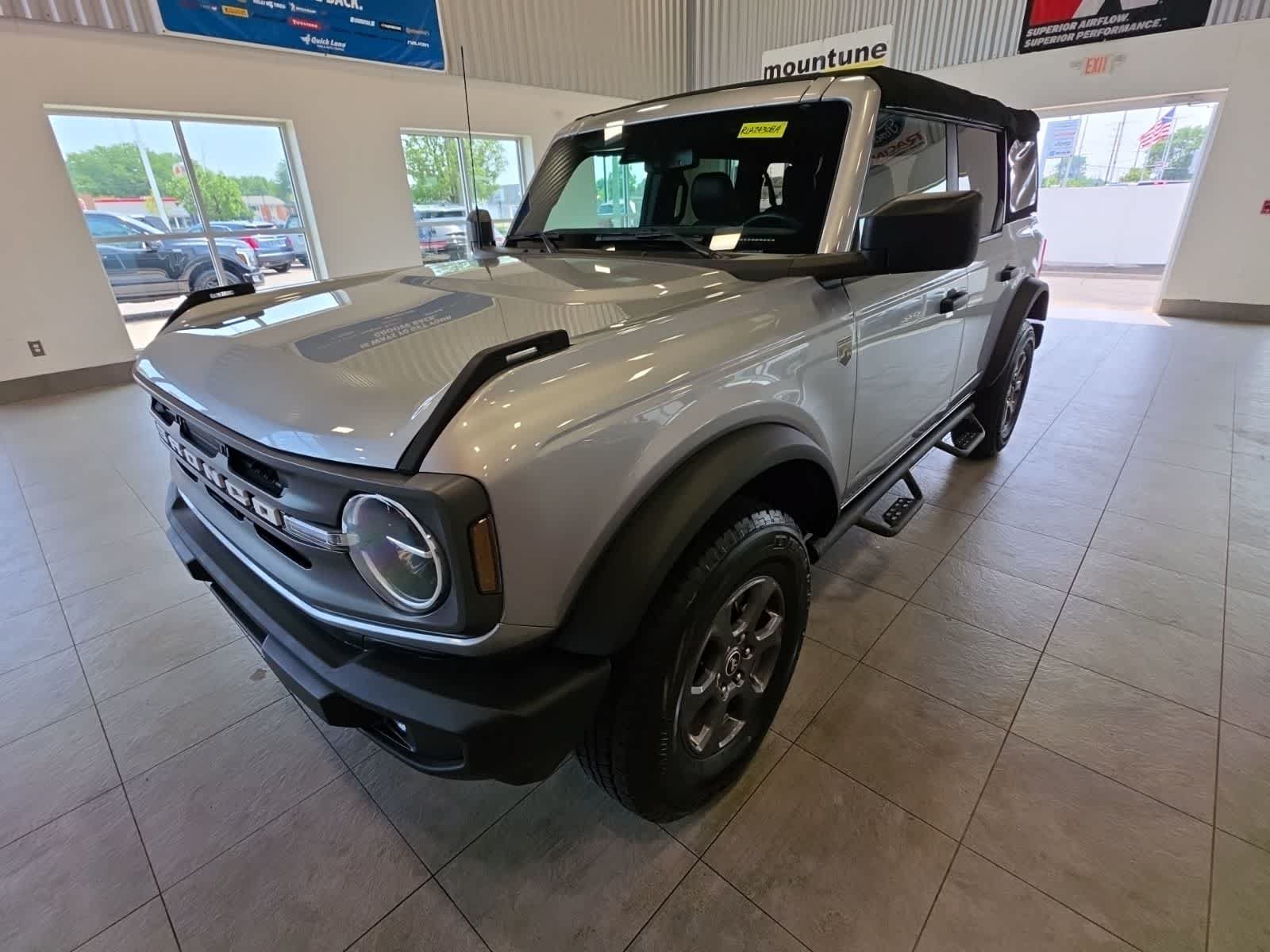 Used 2024 Ford Bronco Big Bend AWD/4WD image 1