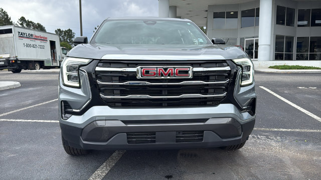 Used 2025 GMC Terrain Elevation AWD/4WD image 2