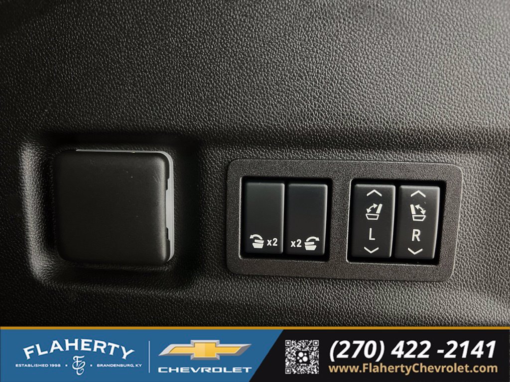 Used 2026 Chevrolet Suburban Premier AWD/4WD image 22