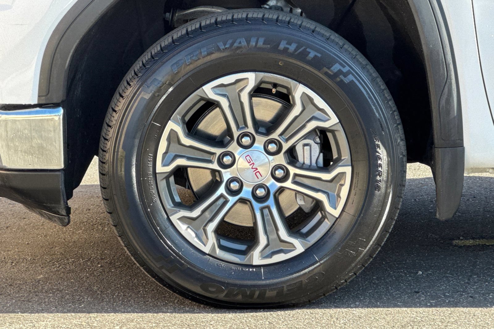 Certified 2025 GMC Sierra 1500 SLT RWD image 26
