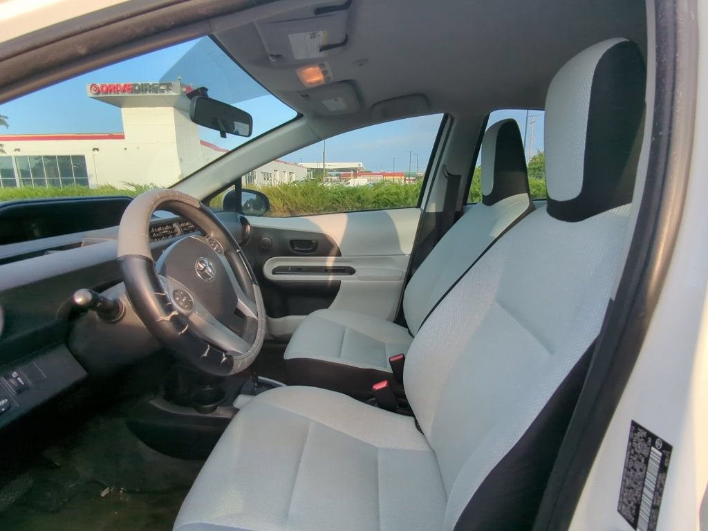 Used 2012 Toyota Prius C One FWD image 6