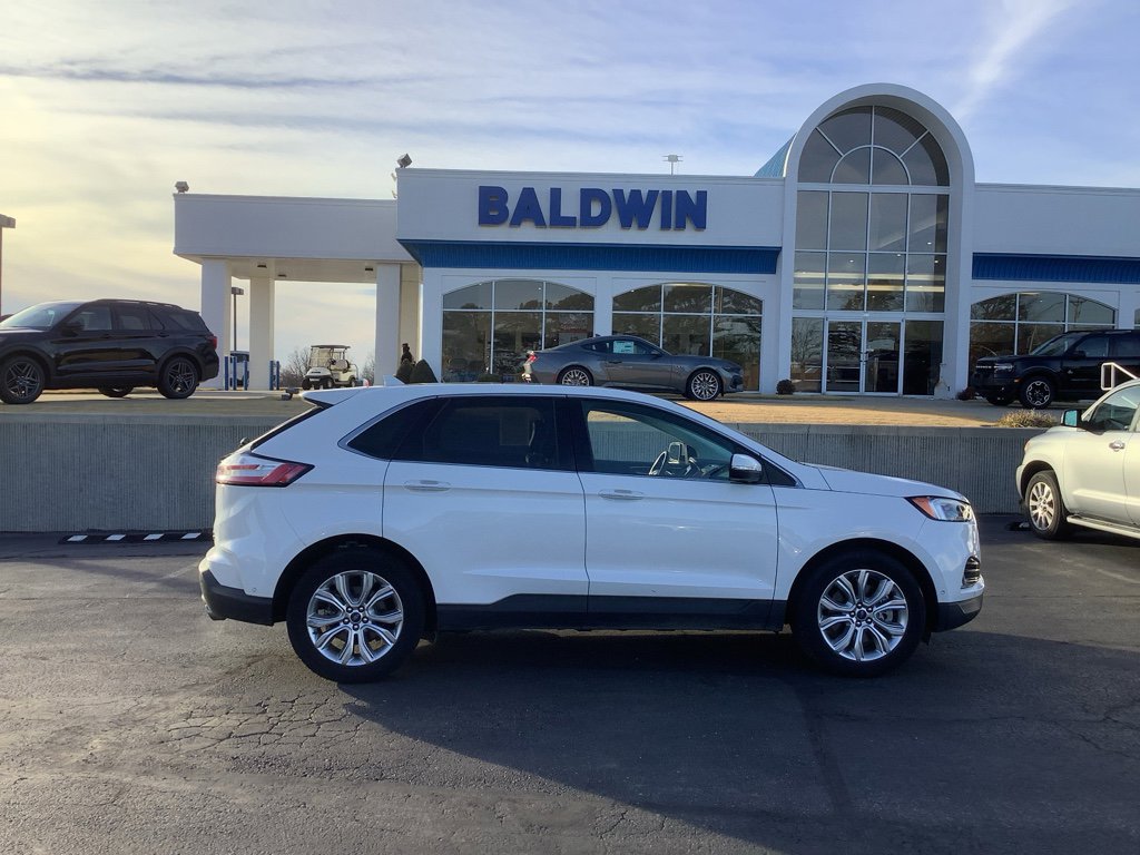 Used 2020 Ford Edge Titanium w/ Equipment Group 301A image 8