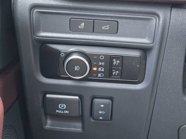 Used 2024 Ford Expedition Limited AWD/4WD image 22