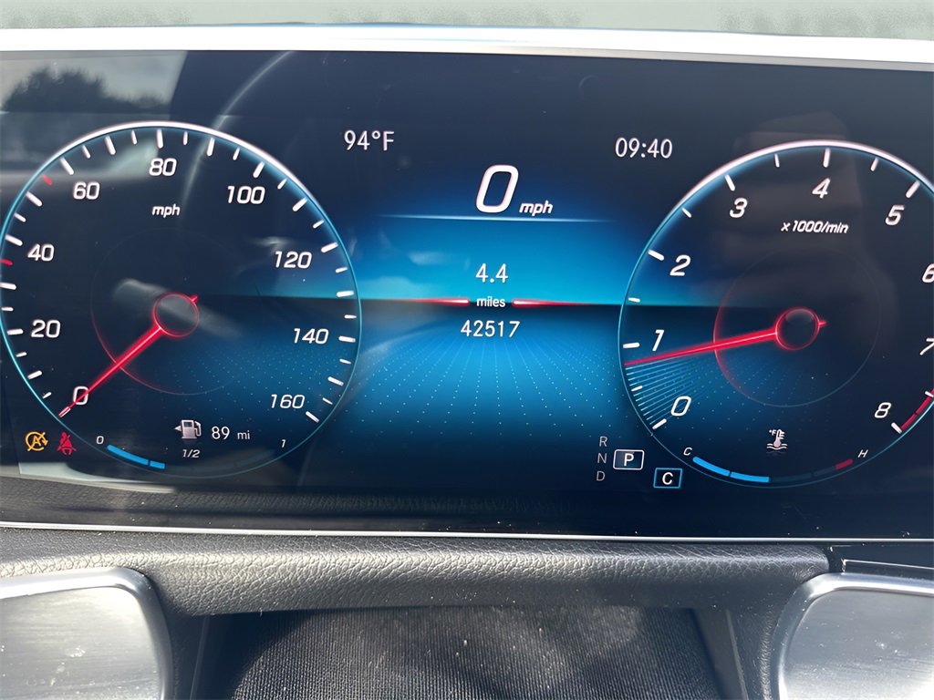 Used 2021 Mercedes-Benz GLB 250 4MATIC image 24