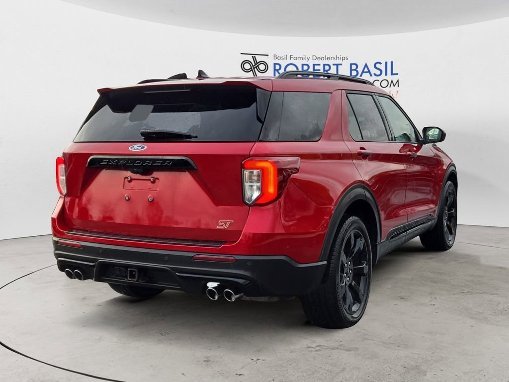 Used 2022 Ford Explorer ST w/ ST Street Pack image 5