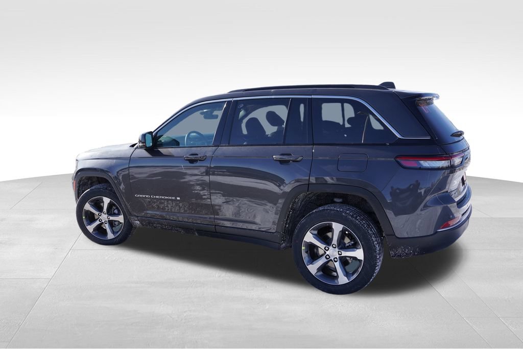 New 2026 Jeep Grand Cherokee Limited w/ Trailer Tow Package AWD/4WD image 6