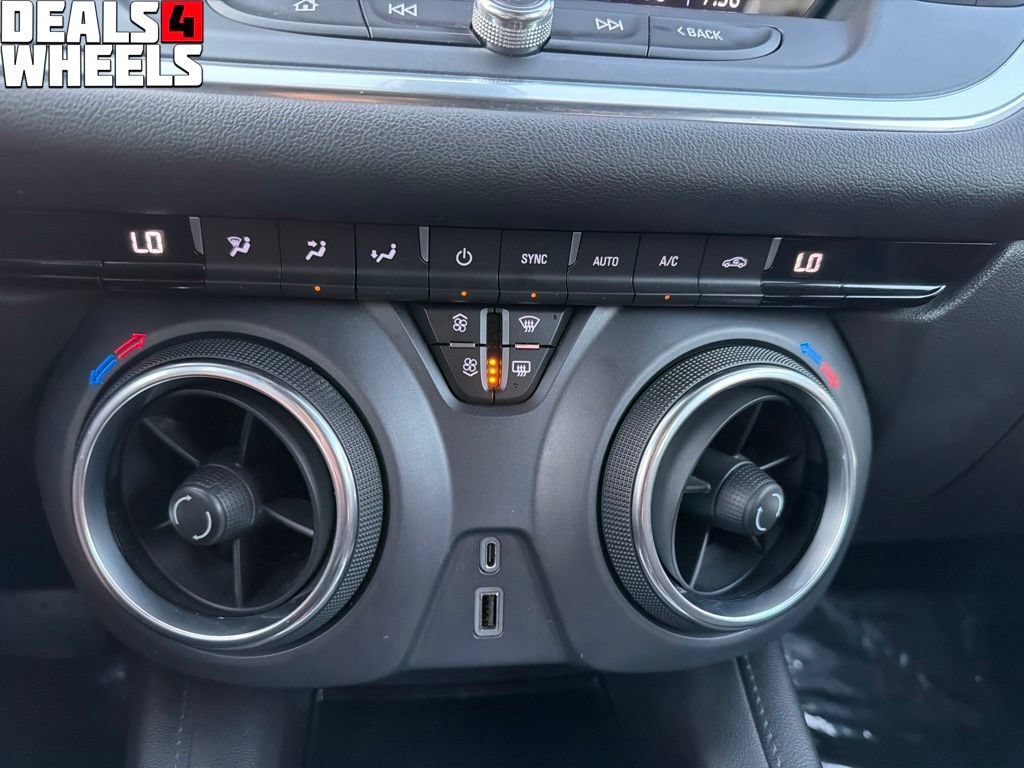 Used 2021 Chevrolet Blazer LT FWD image 20