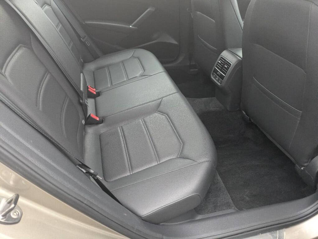Used 2016 Volkswagen Passat 1.8T SE image 14