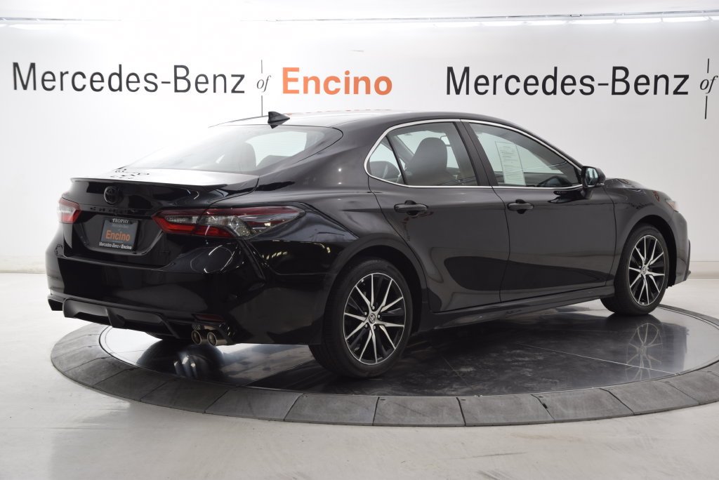 Used 2024 Toyota Camry SE w/ Convenience Package FWD image 5