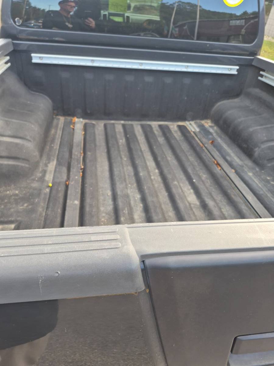 Used 2010 Nissan Frontier SE AWD/4WD image 7