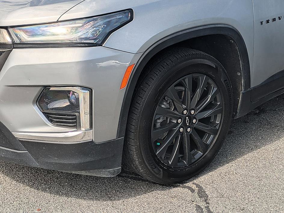 Used 2023 Chevrolet Traverse RS image 9