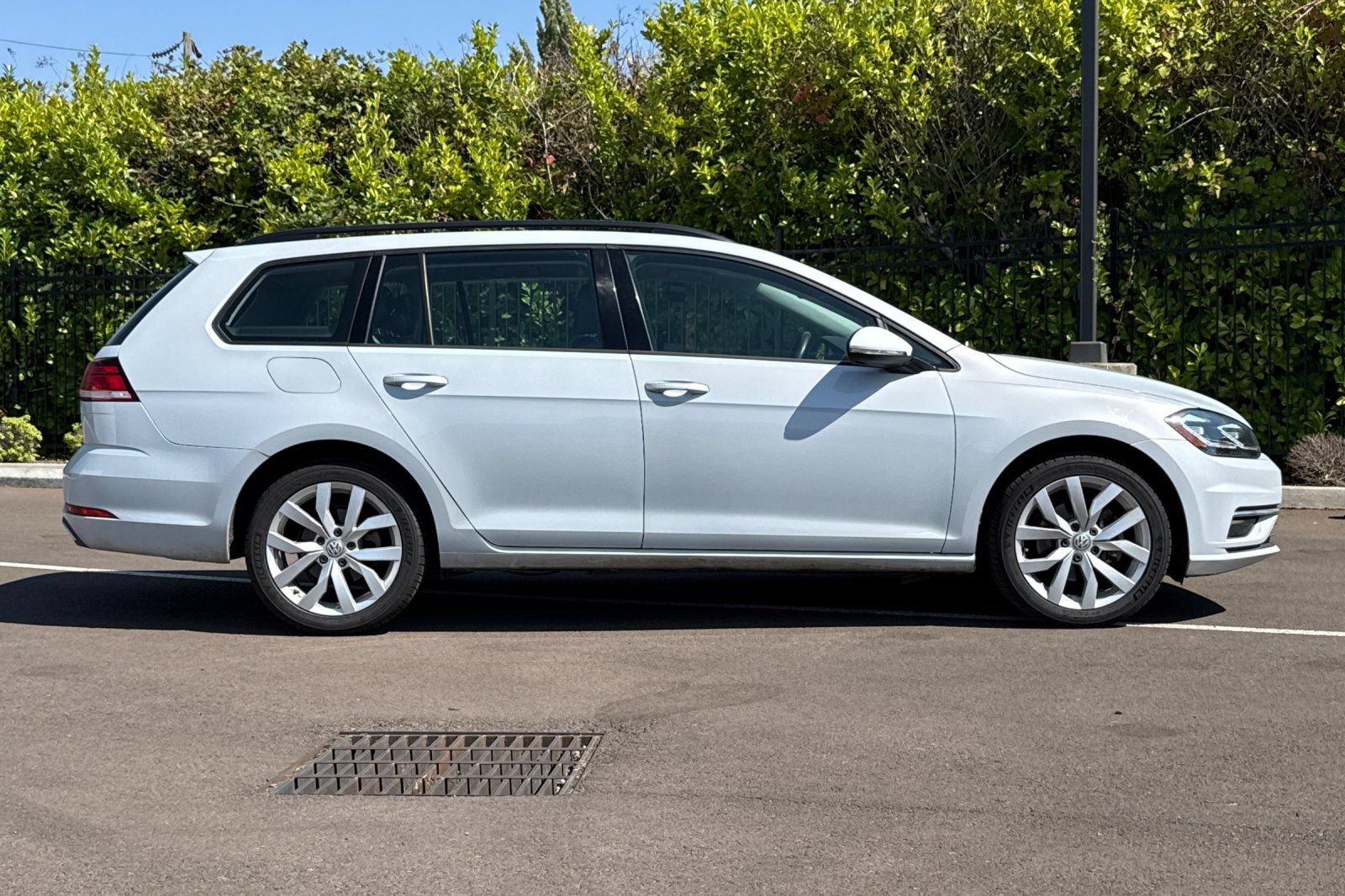 Used 2019 Volkswagen Golf S FWD image 3